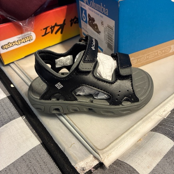 Columbia Kids' Black and Gray Sandals - Picture 1 of 7